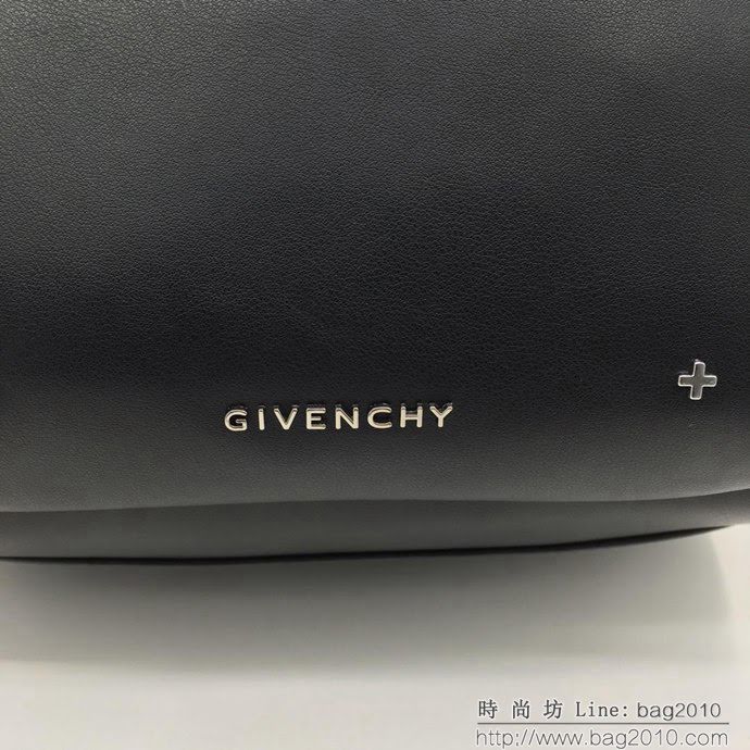 GlVENCHY紀梵希 黑色 雙肩包 頭層牛皮 原版亞銀五金 肩帶帶手工logk 時尚百搭款背包  tsg1025